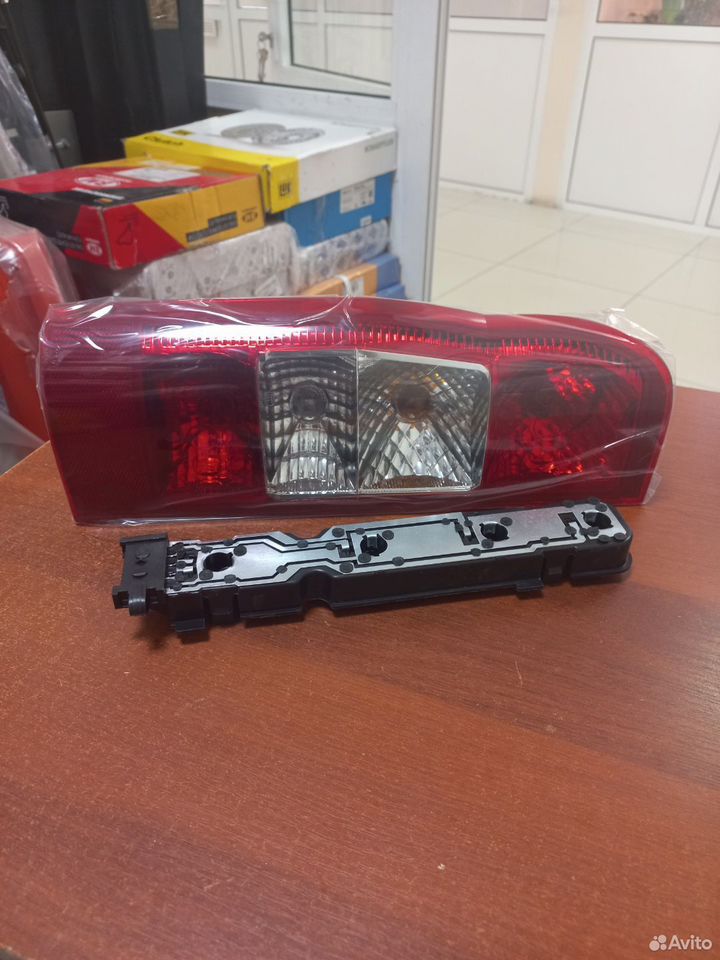 Фонарь задний правый 610424 T199078 MARS — 610424 T199078