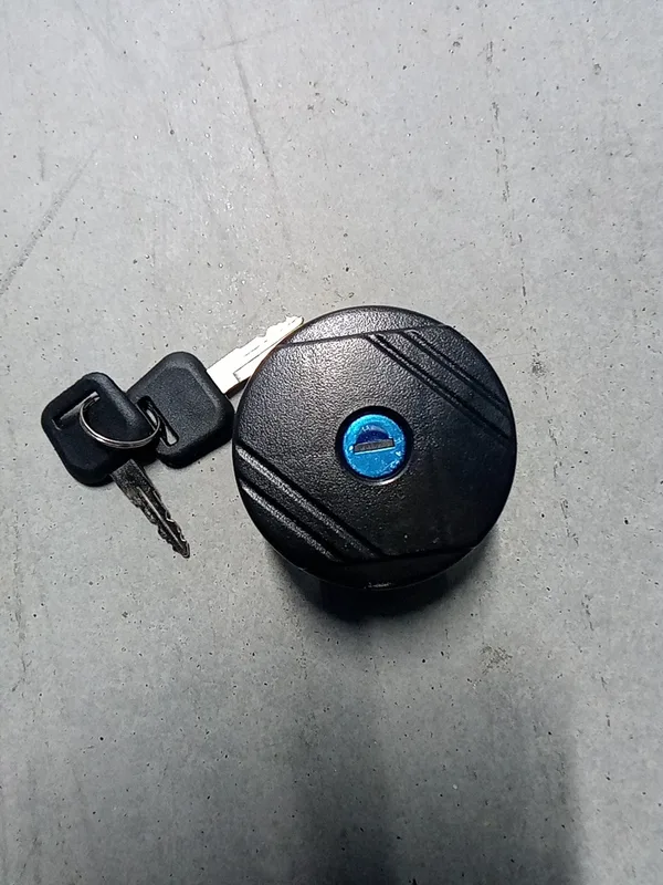 Крышка бензобака Ford Transit (с ключём) ONP0020310198 БЕЗ БРЕНДА — ONP0020310198