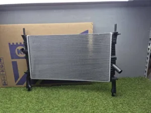 Радиатор охлаждения основной Ford Transit 7C11 8005 AB — KALE 0222311AB 1595061 — 0222311AB 1595061