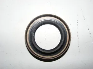 Сальник переднего привода КПП, правый — Peugeot / CITROËN 9806740980 — 9806740980