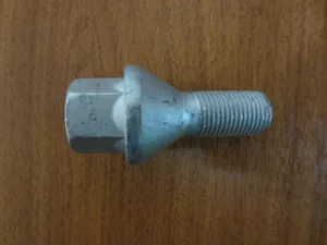 Болт колесный (R16) 32442 FEBI BILSTEIN — 32442