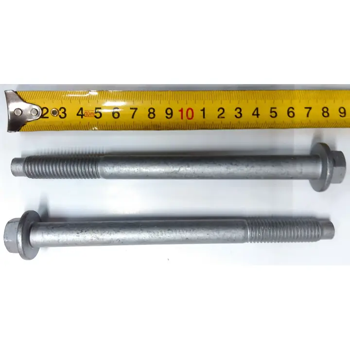 Болт подрамника передний малый W711243 S439 — FORD 1386610 — 1386610